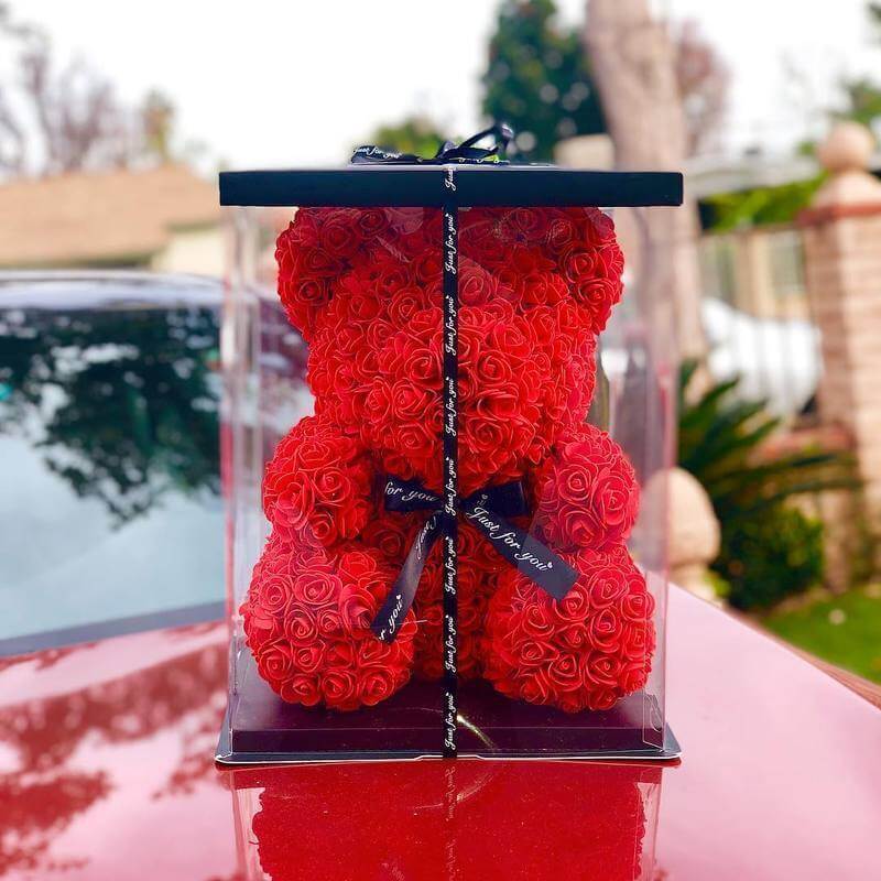 Medvídek z růží 40 cm - červený v dárkovém balení