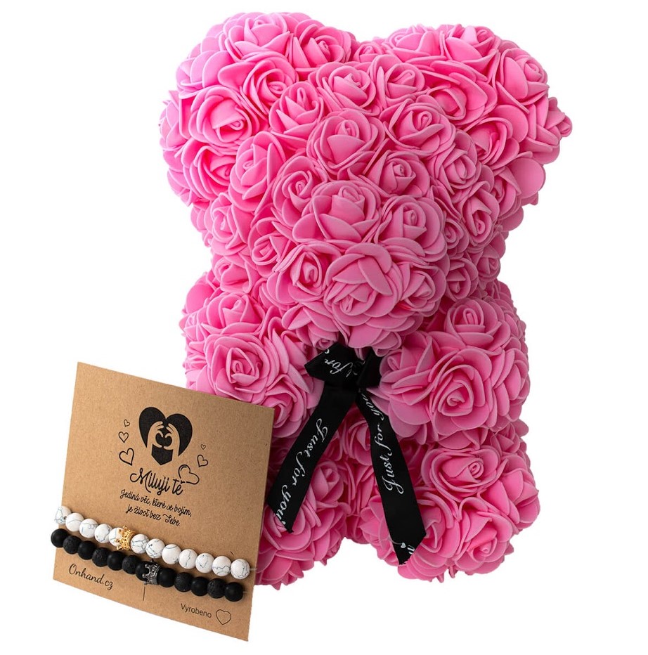 Dárkový set medvídek z růží Pink s náramky queen crown